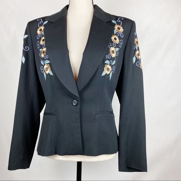The Manuel Collection Jackets & Blazers - The Manuel Collection Embroidered Flowers Blazer 8